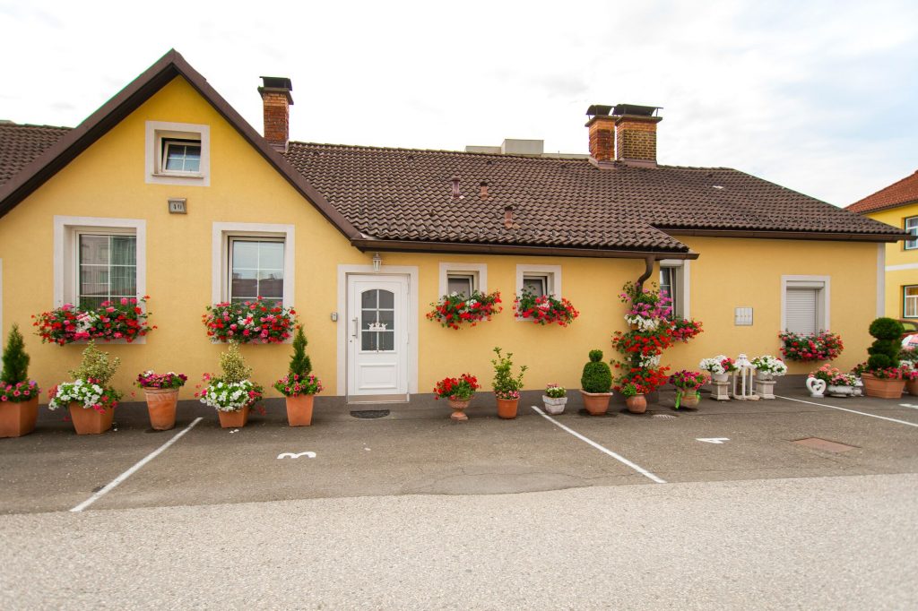 Ferienhaus - Blick von der Strasse